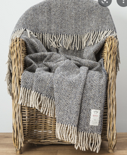 Load image into Gallery viewer, Navy Oatmeal Donegal Throw Avoca
